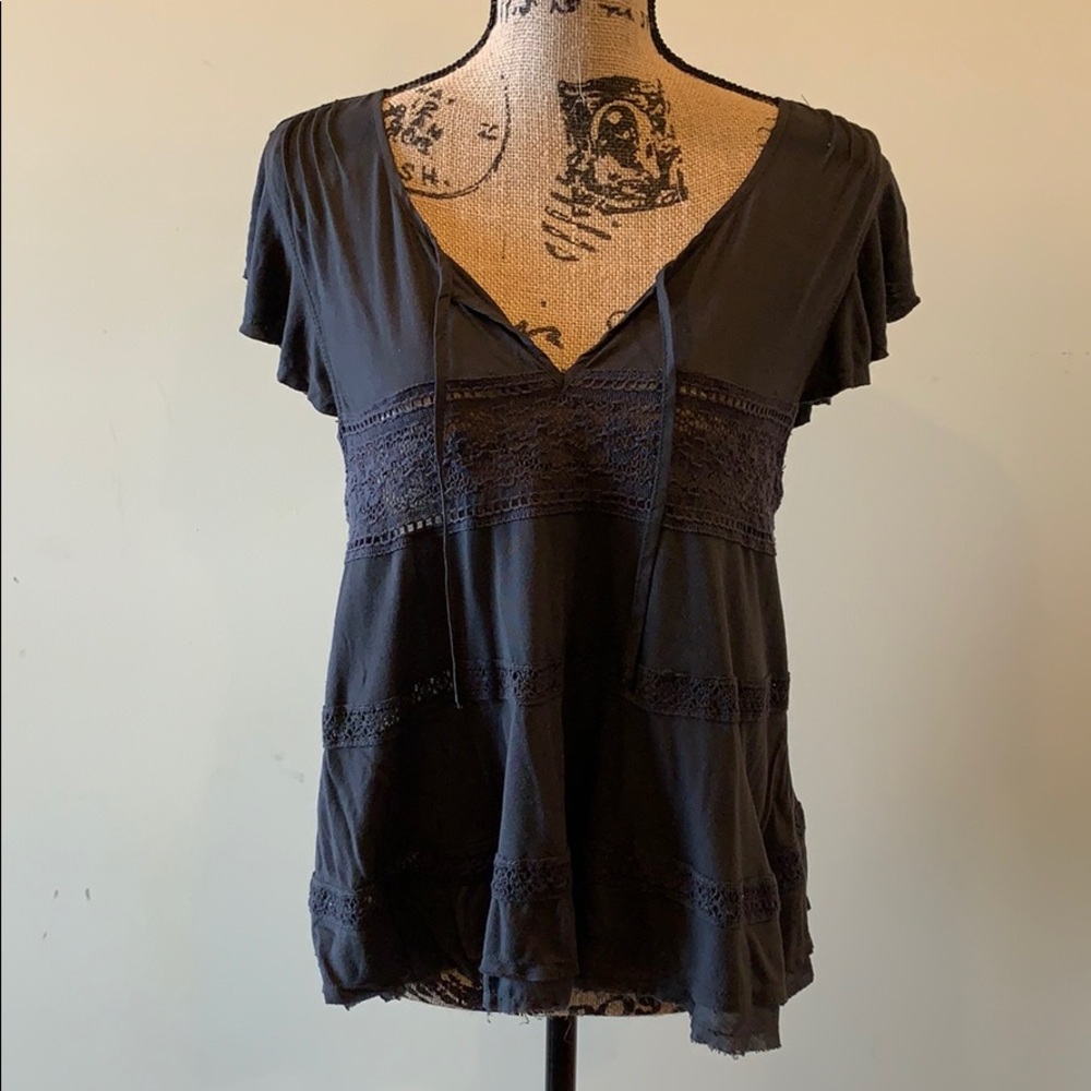 Dark gray ruffle sleeve t-shirt